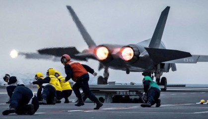 福建舰“无烟”弹射歼35，美国人念叨两件事，印度和日本同样感受到了巨大的压力