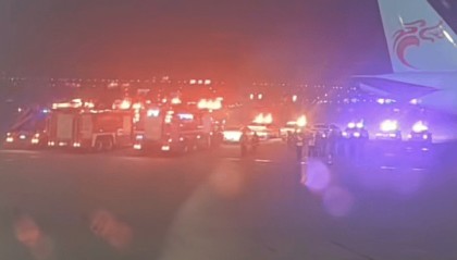 酷航咸阳飞新加坡航班起飞后发动机起火致迫降？亲历者称“吓个半死”，多方回应